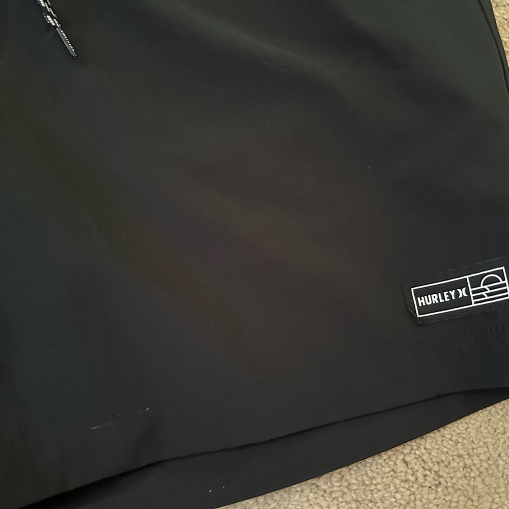 Hurley Swim Trunks for men. Size M - Picture 2 of 5